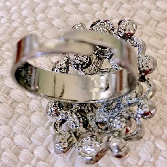 Women’s gorgeous Ring, size is adjustable, from 7-9. Silver plated, round cubic - Picture 15 of 15
